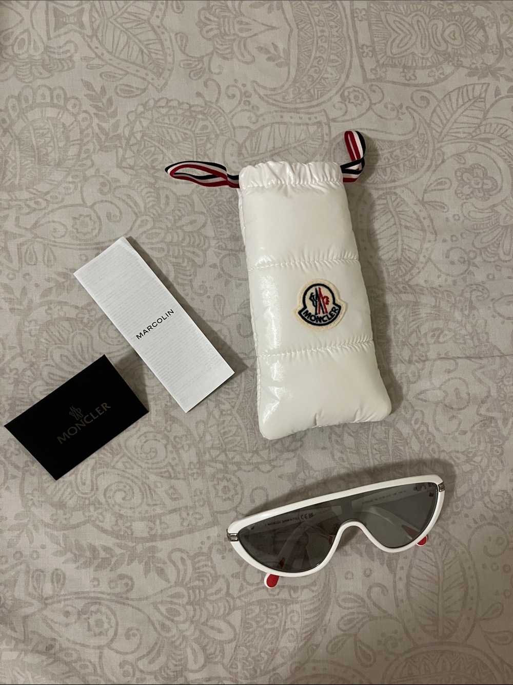 Moncler sunnies - Picture 3 of 9